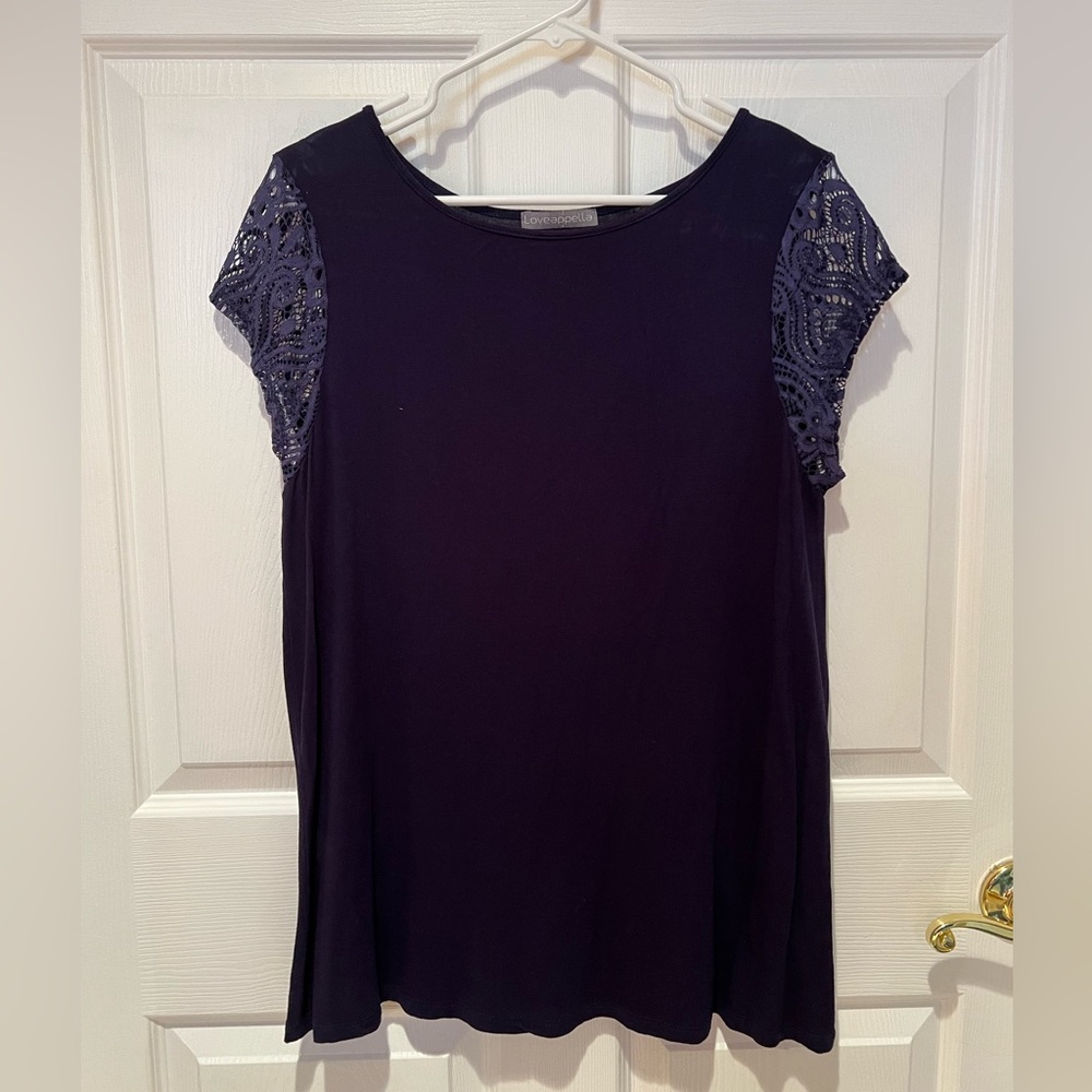 Love Appella ladies short sleeve blouse. Navy color. Size L